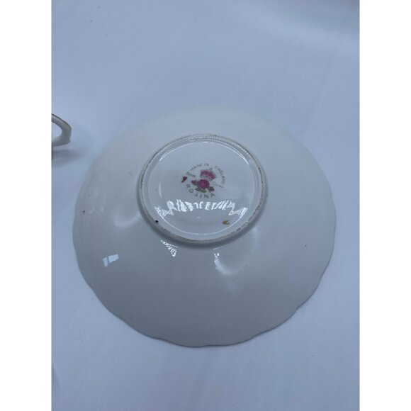 Vintage Rosina Bone China Teacup and Saucer Set Floral Pattern Gold Trim Made in - Picture 4 of 10